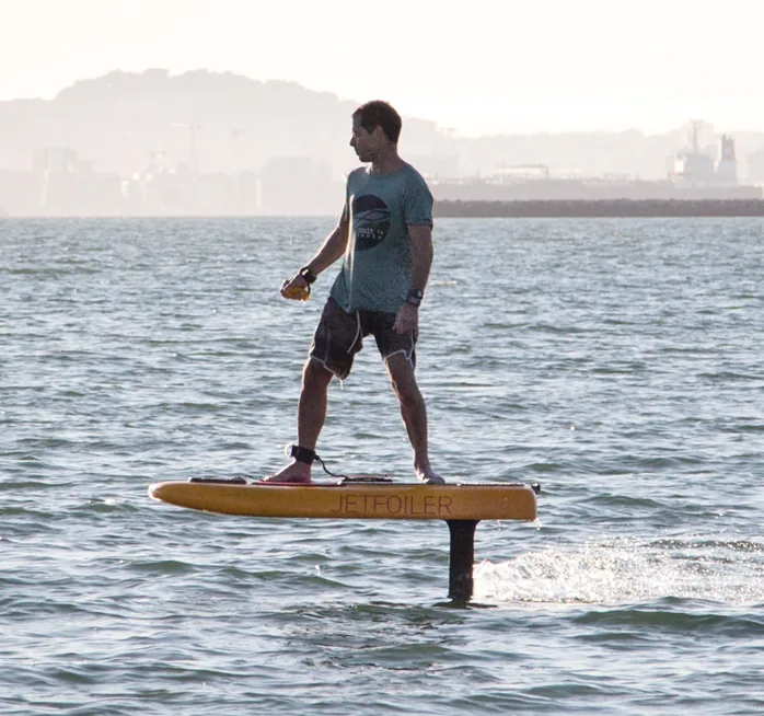 Dudu Mazzocato riding an electric hydrofoil board